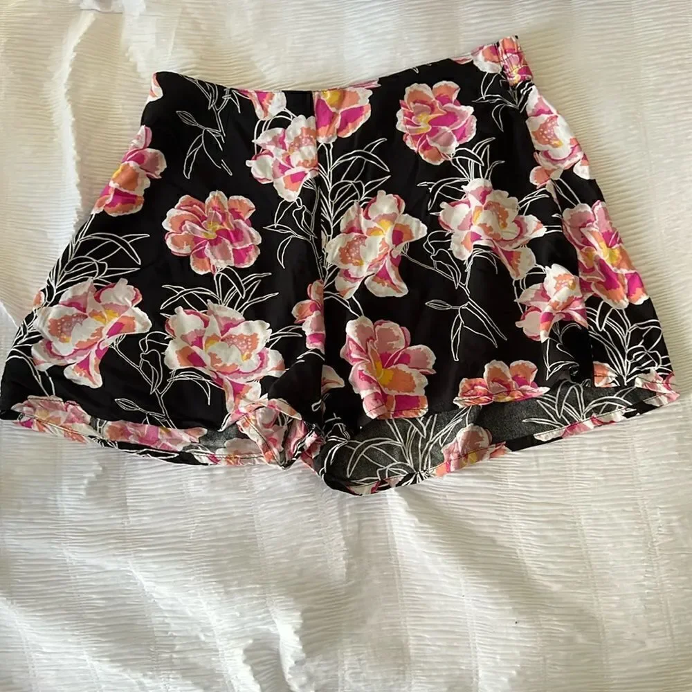 Roxy Women’s Salton Lake  Black Shorts size M